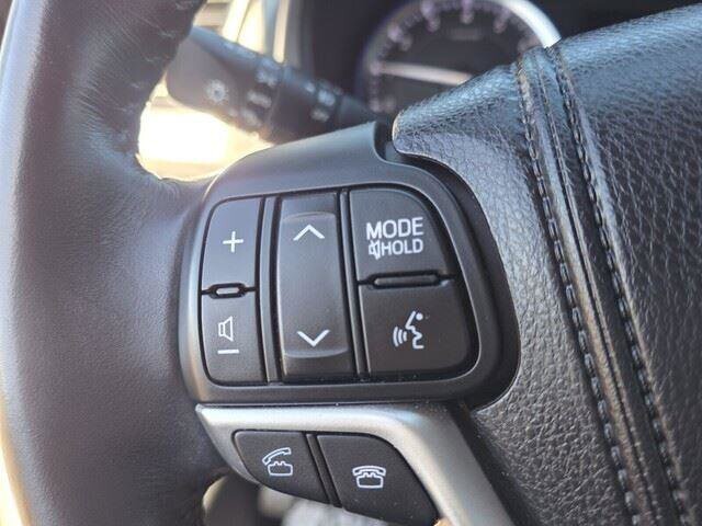 2014 Toyota Highlander in Mesa, AZ 85212 - 18082760 26