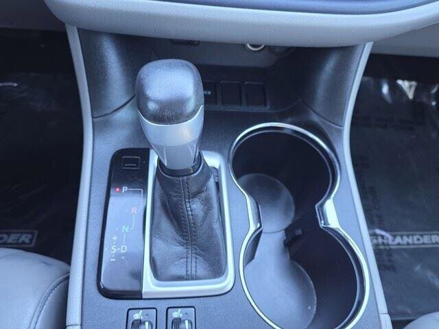 2014 Toyota Highlander in Mesa, AZ 85212 - 18082760 20