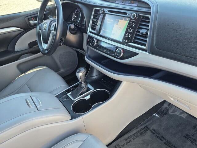 2014 Toyota Highlander in Mesa, AZ 85212 - 18082760 58