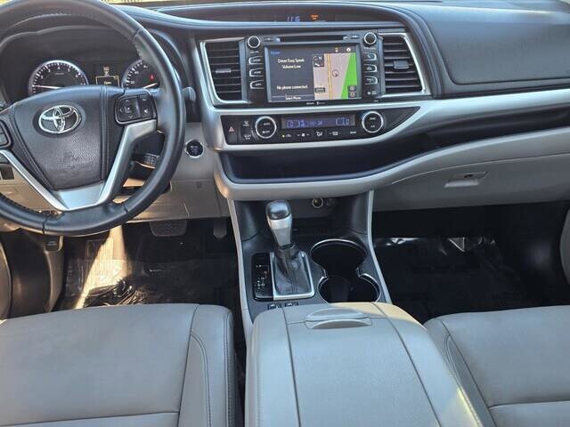 2014 Toyota Highlander in Mesa, AZ 85212 - 18082760 68