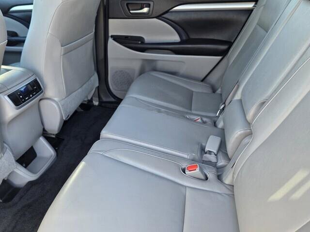 2014 Toyota Highlander in Mesa, AZ 85212 - 18082760 67