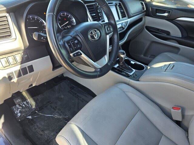 2014 Toyota Highlander in Mesa, AZ 85212 - 18082760 14