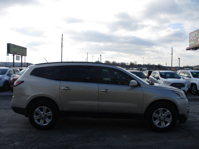 2014 Chevrolet Traverse in Oak Grove, MO 64075 - 18082767 4