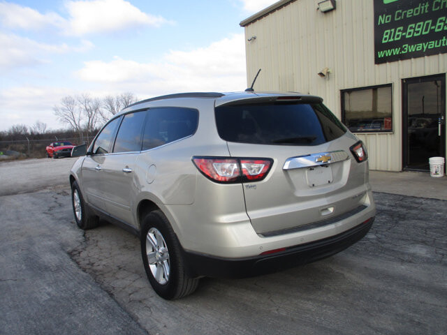 2014 Chevrolet Traverse in Oak Grove, MO 64075 - 18082767 7