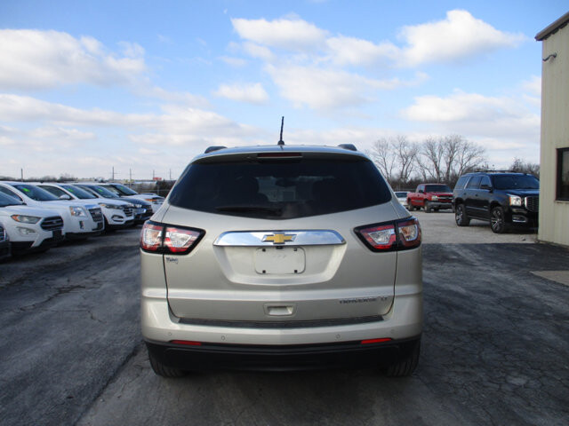 2014 Chevrolet Traverse in Oak Grove, MO 64075 - 18082767 6