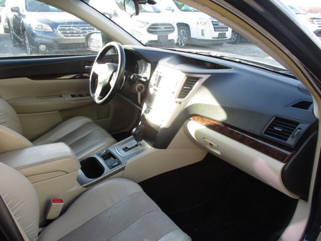 2013 Subaru Legacy in Oak Grove, MO 64075 - 18082768 10