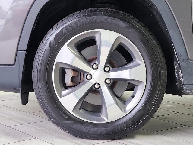 2019 Jeep Cherokee in Cinnaminson, NJ 08077 - 18082773 9