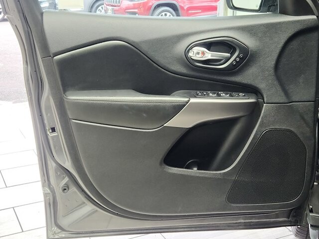 2019 Jeep Cherokee in Cinnaminson, NJ 08077 - 18082773 10