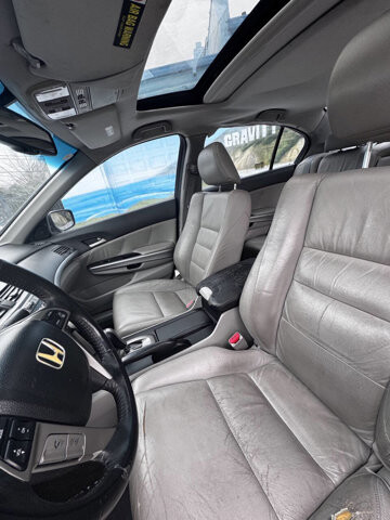 2010 Honda Accord in Eastpointe, MI 48021 - 18082778 7