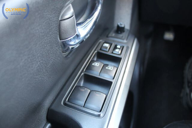 2015 Nissan Armada in Decatur, GA 30032 - 18082780 28