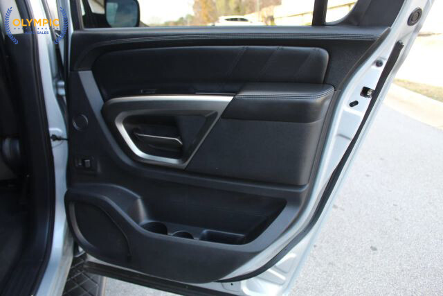 2015 Nissan Armada in Decatur, GA 30032 - 18082780 43