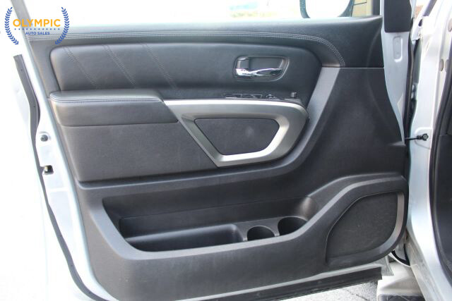 2015 Nissan Armada in Decatur, GA 30032 - 18082780 40