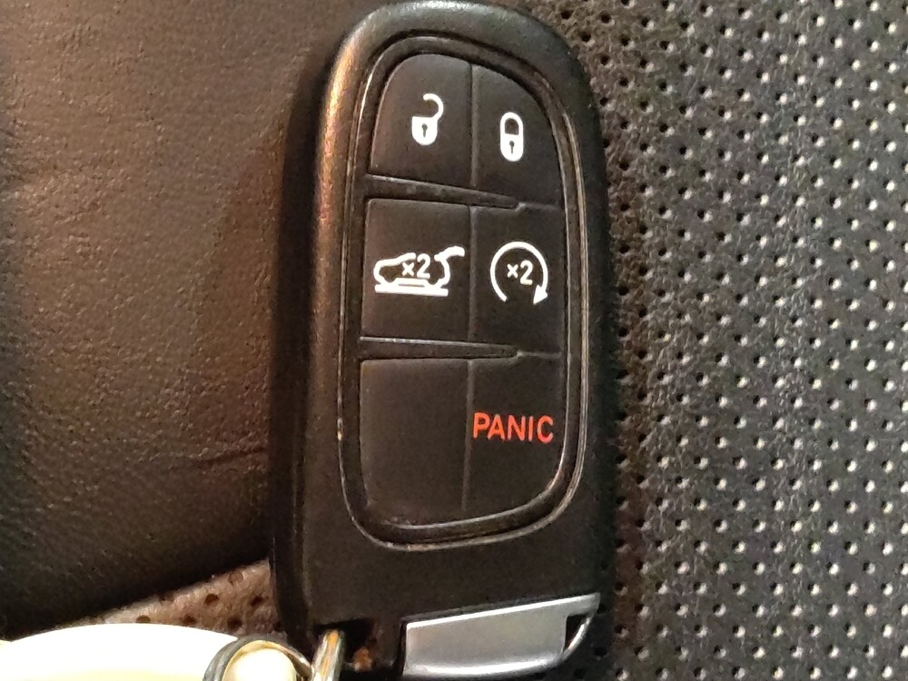 2019 Jeep Cherokee in Fort Worth, TX 76116 - 18082827 32