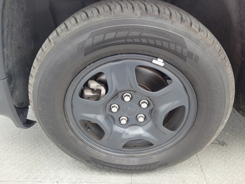 2018 Jeep Compass in Greenville, SC 29607 - 18082872 31