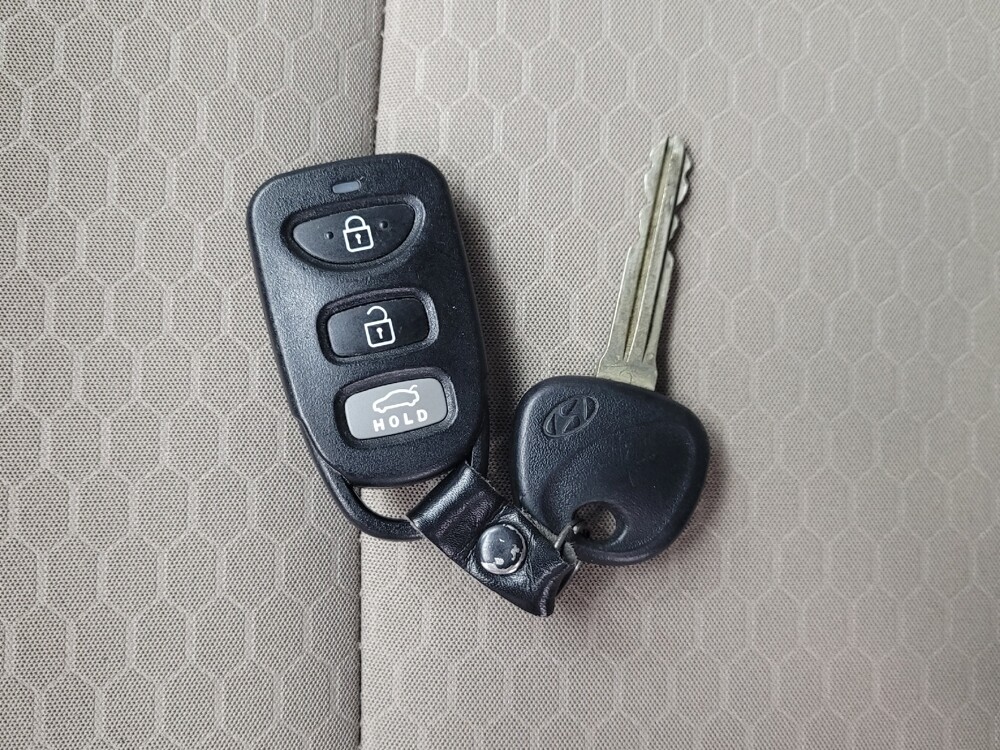 2019 Hyundai Elantra in Huntsville, AL 35816 - 18082886 32