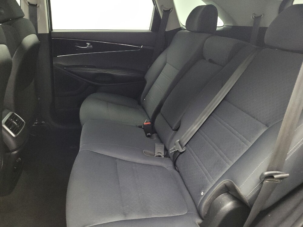 2018 Kia Sorento in Antioch, TN 37013 - 18082892 18