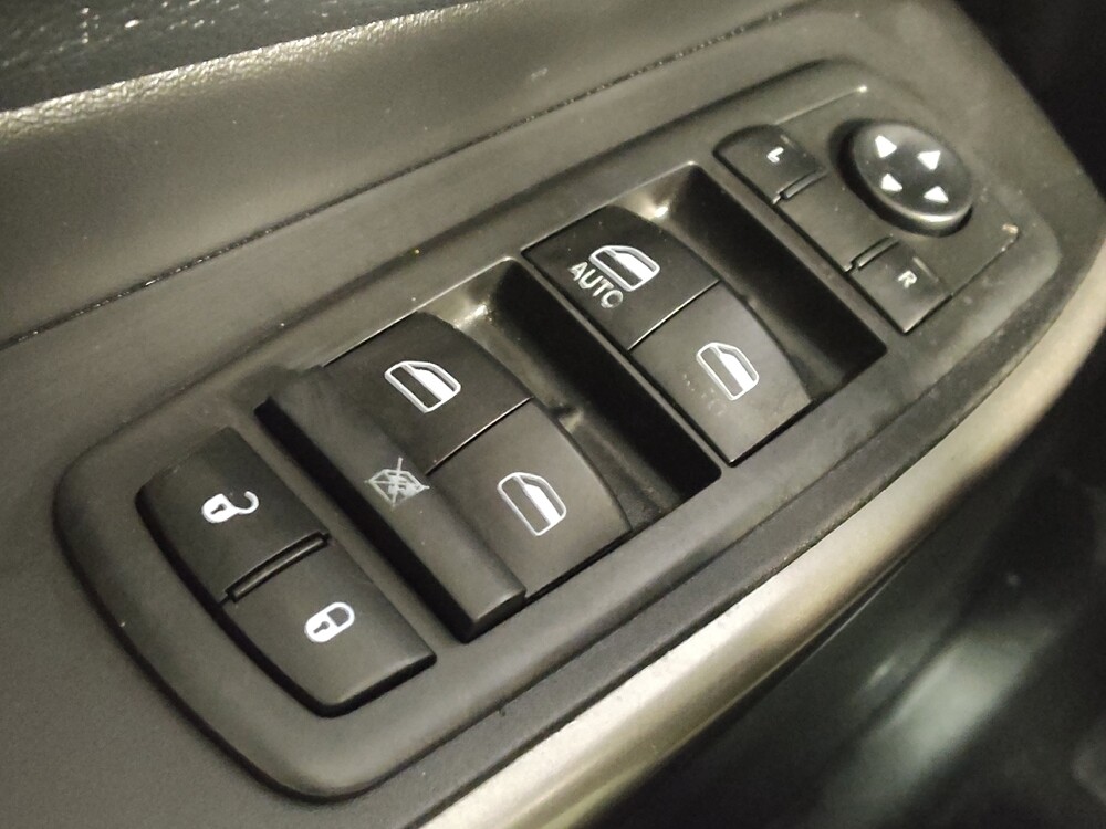 2019 Jeep Cherokee in Baton Rouge, LA 70816 - 18082904 27