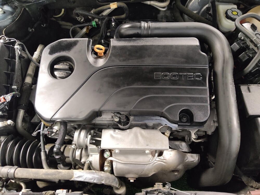 2020 Chevrolet Malibu in Houston, TX 77034 - 18082912 30