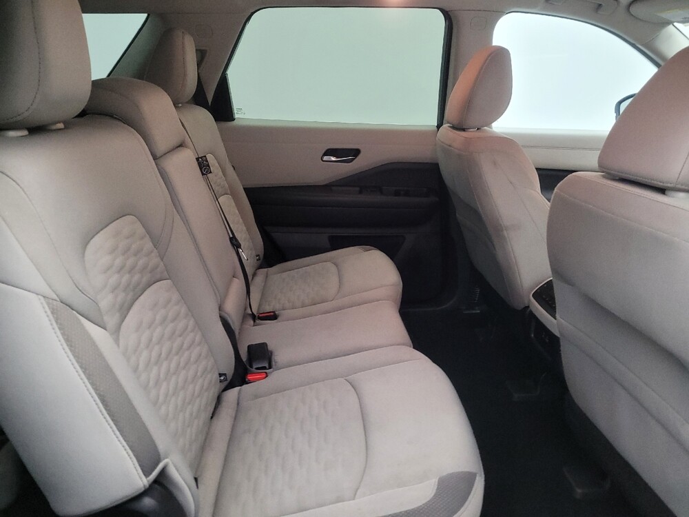 2022 Nissan Pathfinder in Toledo, OH 43617 - 18082919 19