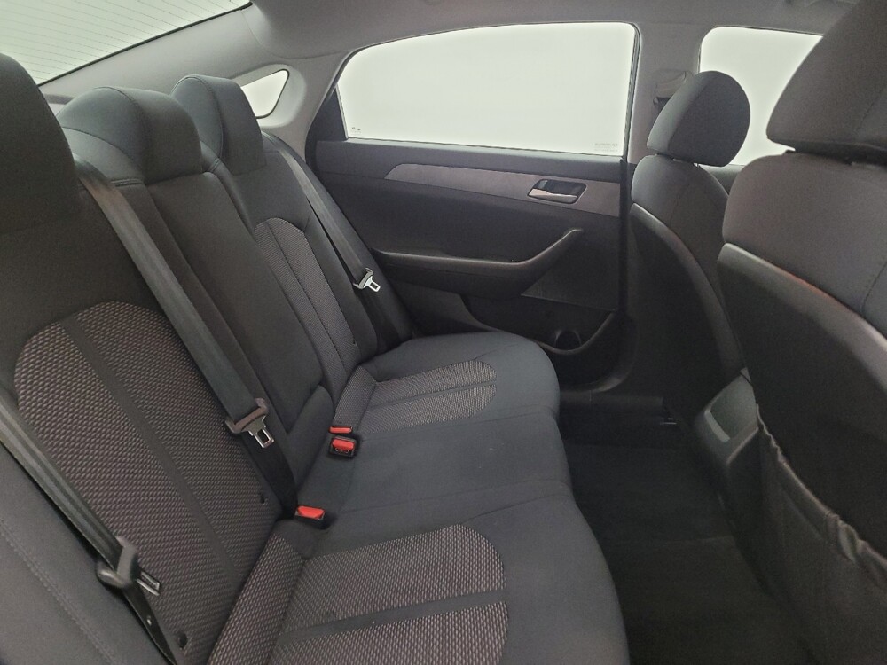 2018 Hyundai Sonata in Toledo, OH 43617 - 18082921 19