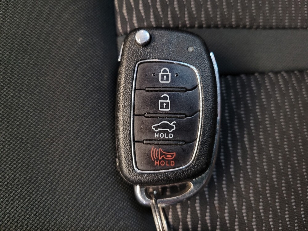 2018 Hyundai Sonata in Toledo, OH 43617 - 18082921 32