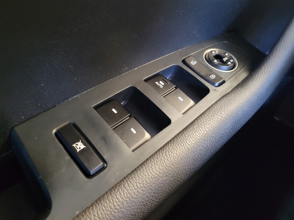 2018 Hyundai Sonata in Toledo, OH 43617 - 18082921 27