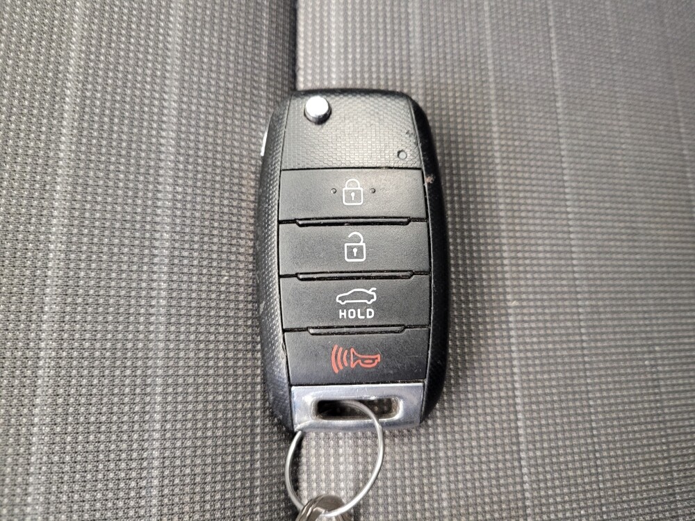 2016 Kia Forte in Columbus, OH 43231 - 18082923 32