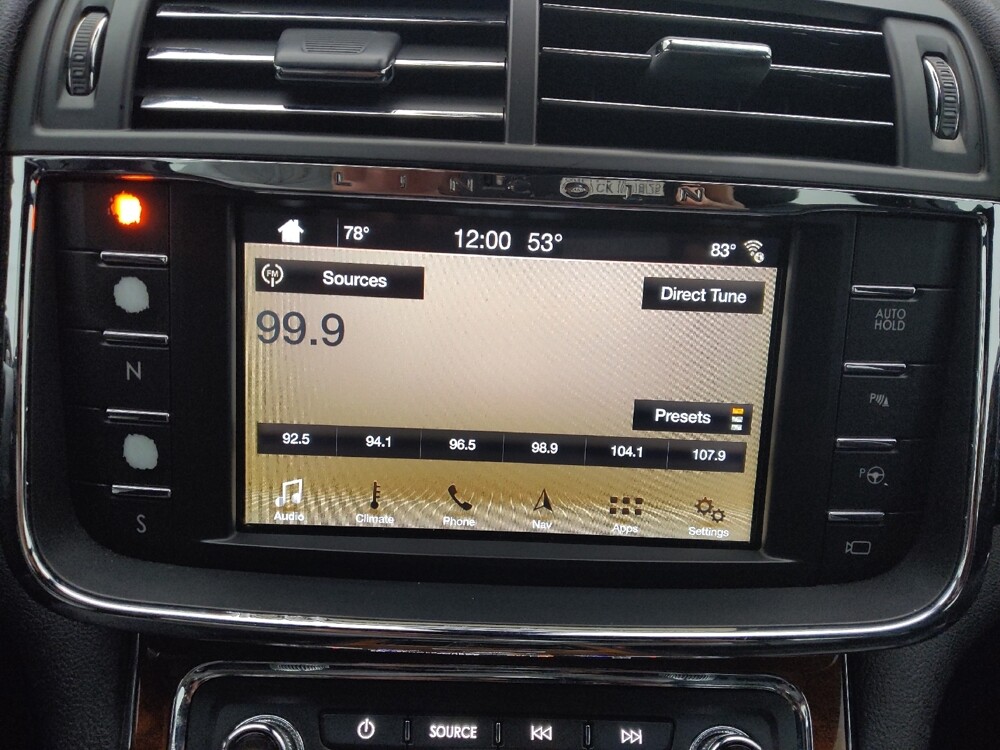 2017 Lincoln Continental in St. Louis, MO 63136 - 18082937 25