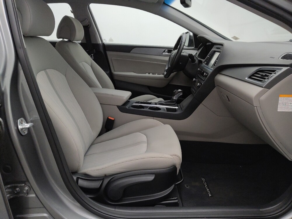 2017 Hyundai Sonata in St. Louis, MO 63136 - 18082943 21