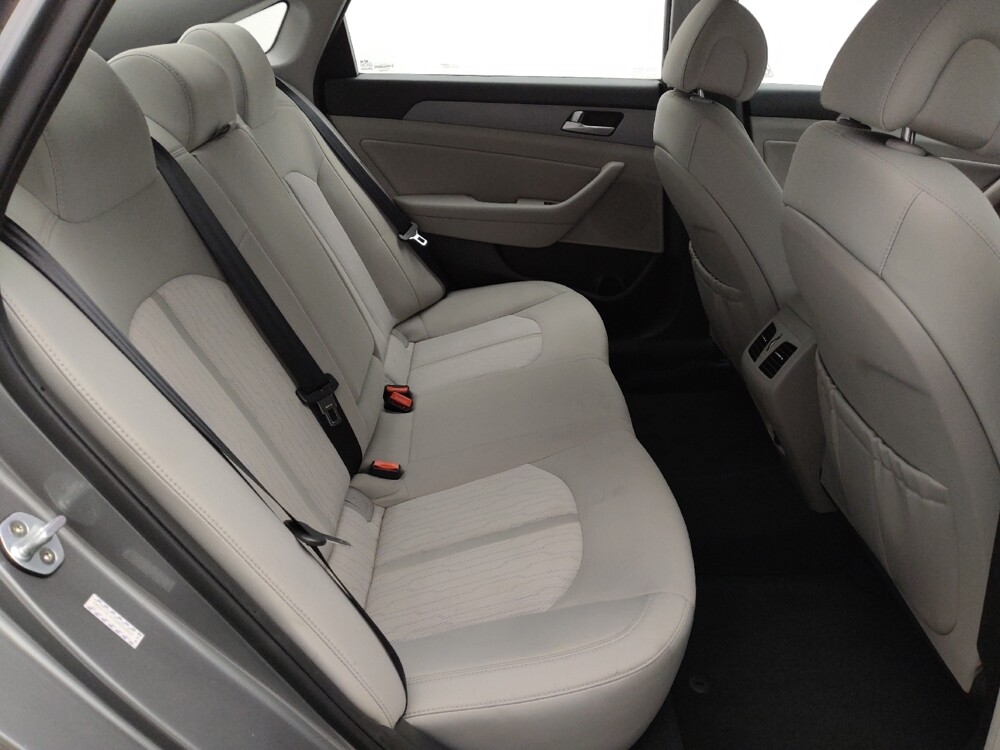 2017 Hyundai Sonata in St. Louis, MO 63136 - 18082943 19
