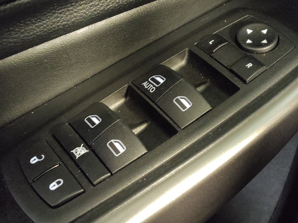 2019 Jeep Cherokee in San Antonio, TX 78238 - 18082944 27