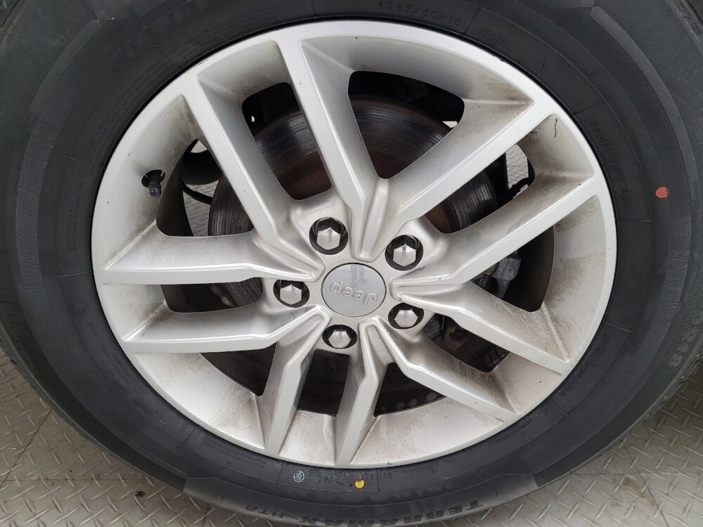 2017 Jeep Grand Cherokee in St. Louis, MO 63125 - 18082947 31