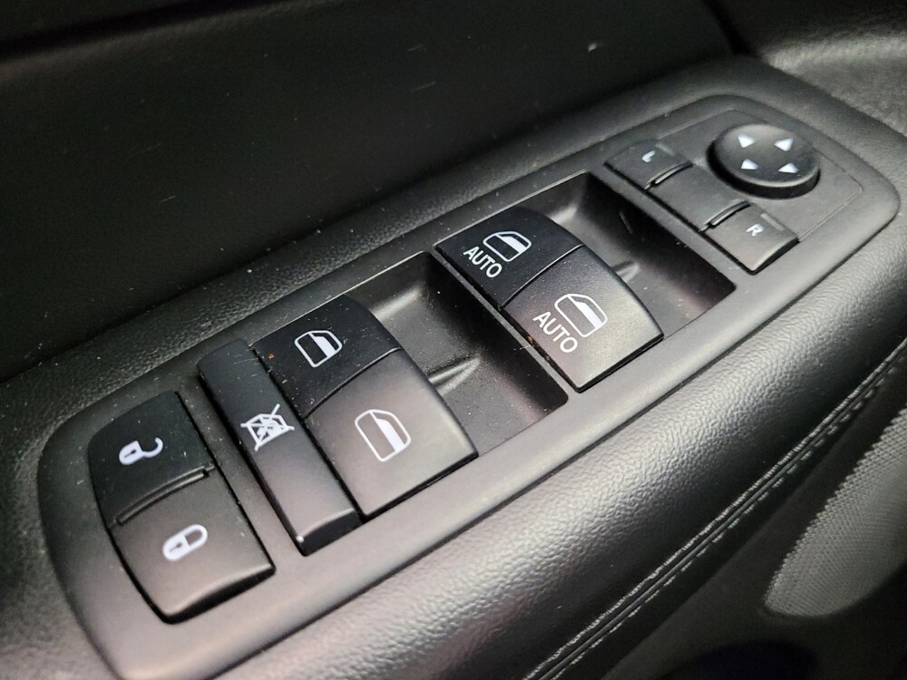 2017 Jeep Grand Cherokee in St. Louis, MO 63125 - 18082947 27