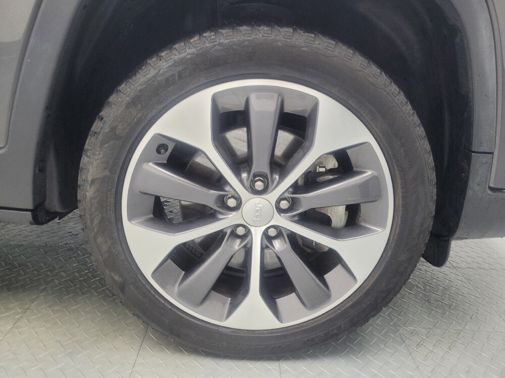 2022 Jeep Cherokee in Indianapolis, IN 46222 - 18082949 31