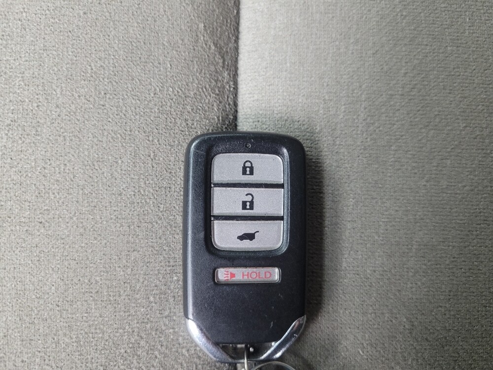 2016 Honda Pilot in Indianapolis, IN 46219 - 18082950 32