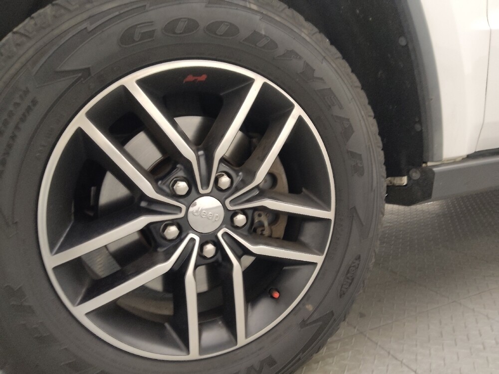 2017 Jeep Grand Cherokee in West Palm Beach, FL 33409 - 18082988 31