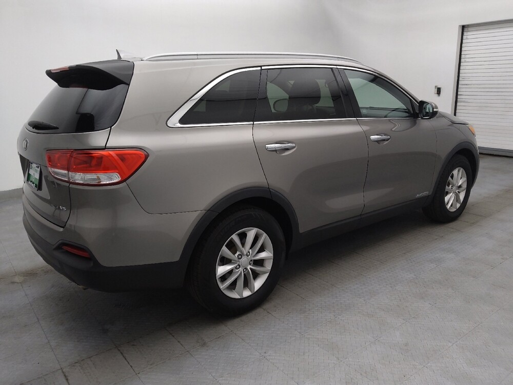 2016 Kia Sorento in Fayetteville, NC 28304 - 18082990 10