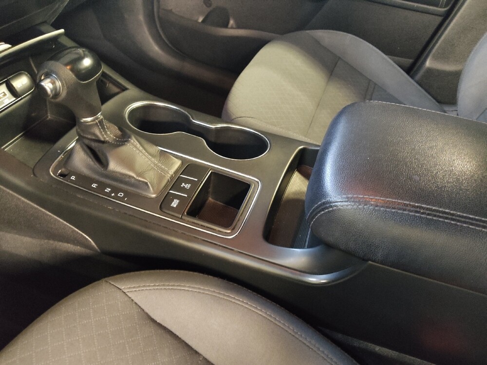 2016 Kia Sorento in Fayetteville, NC 28304 - 18082990 26