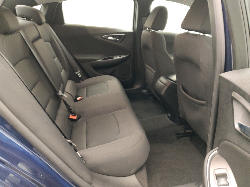 2017 Chevrolet Malibu in Gladstone, MO 64118 - 18082992 19