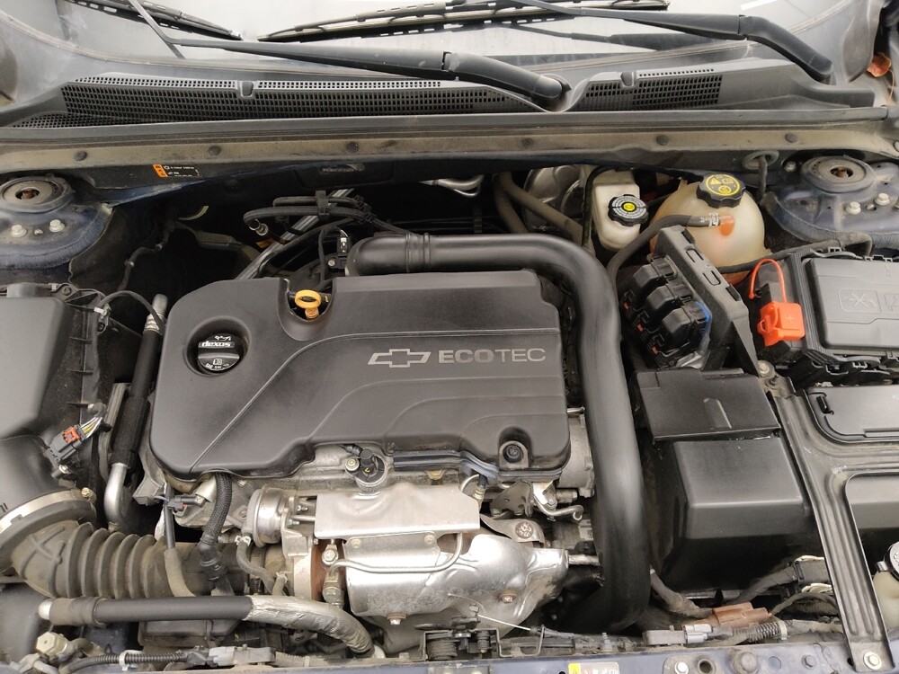 2017 Chevrolet Malibu in Gladstone, MO 64118 - 18082992 30