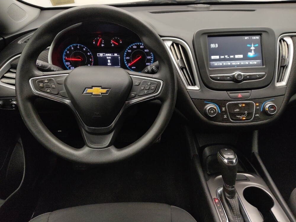 2017 Chevrolet Malibu in Gladstone, MO 64118 - 18082992 22