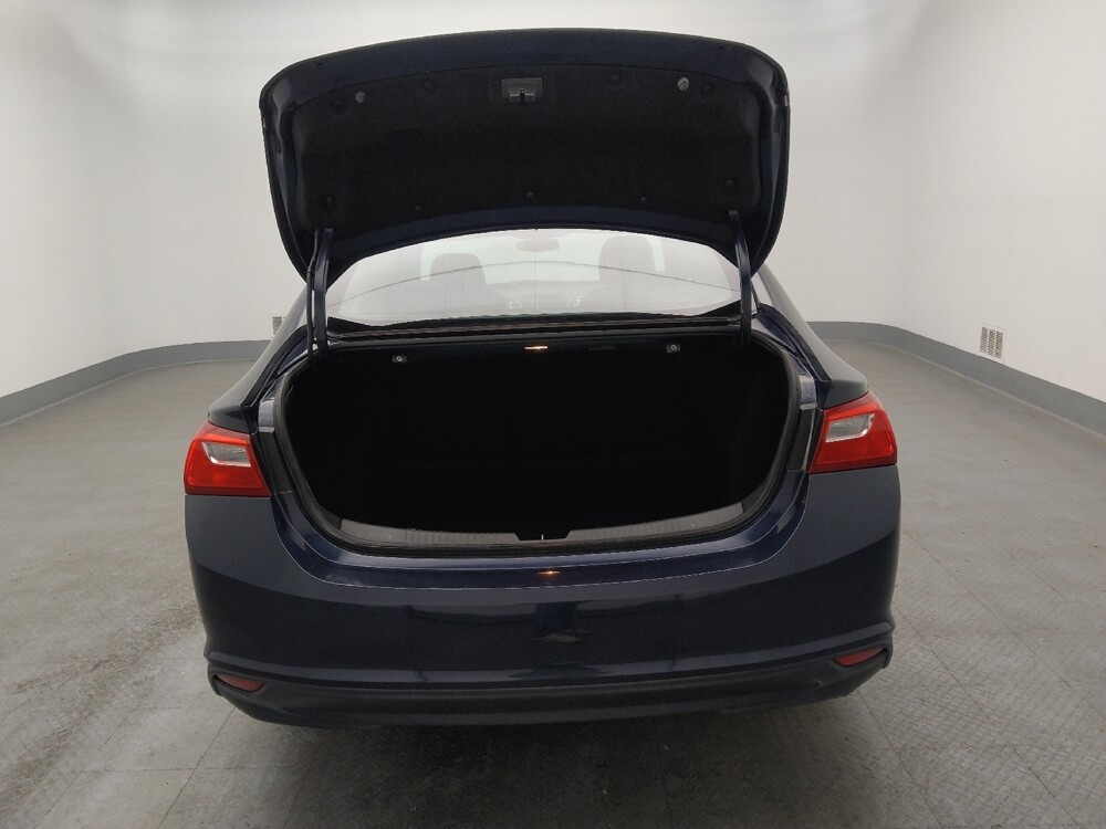 2017 Chevrolet Malibu in Gladstone, MO 64118 - 18082992 29