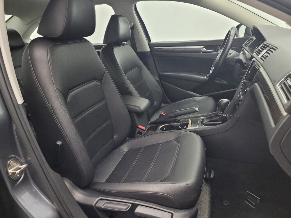 2018 Volkswagen Passat in Raleigh, NC 27604 - 18082995 21