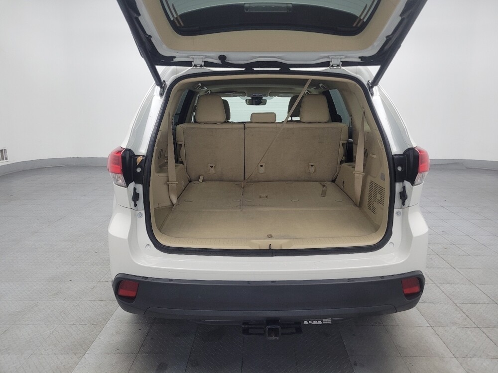 2019 Toyota Highlander in Knoxville, TN 37923 - 18083010 29