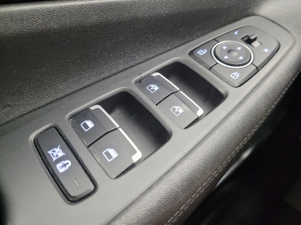 2020 Hyundai Santa Fe in Indianapolis, IN 46219 - 18083017 27