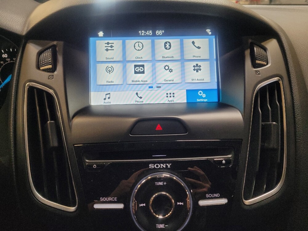 2018 Ford Focus in Torrance, CA 90504 - 18083056 25