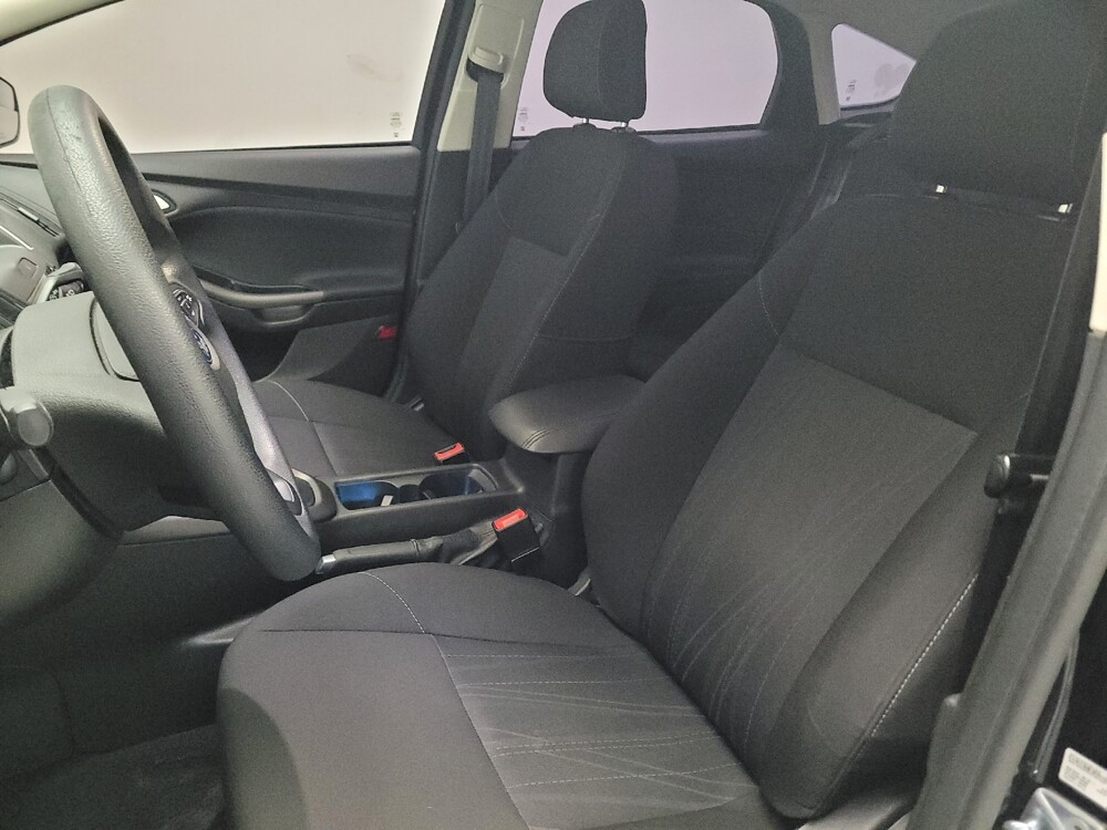 2018 Ford Focus in Torrance, CA 90504 - 18083056 17