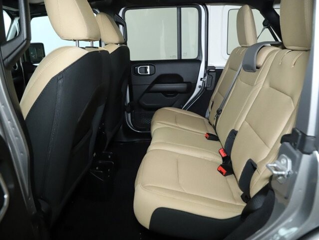 2021 Jeep Wrangler in Bedford, OH 44146 - 18083071 15