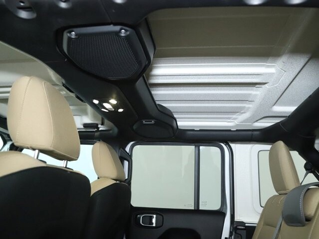 2021 Jeep Wrangler in Bedford, OH 44146 - 18083071 16