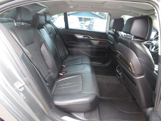 2018 BMW 740i in Tampa, FL 33604-6914 - 18083082 11